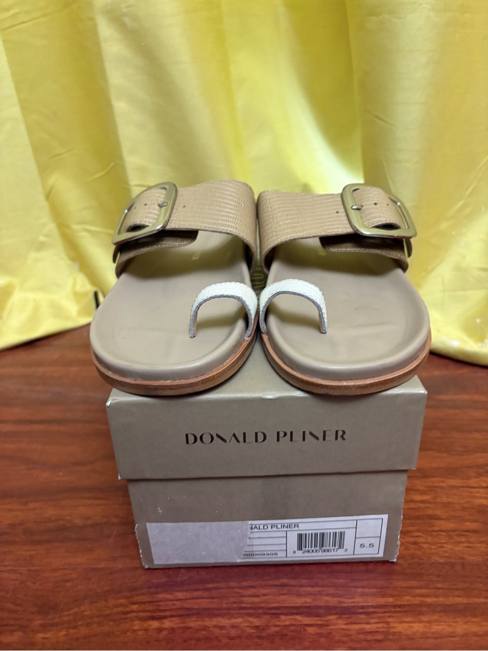 Donald J. Pliner women’s Tan/Brown Buckle Toe-Post Sandals